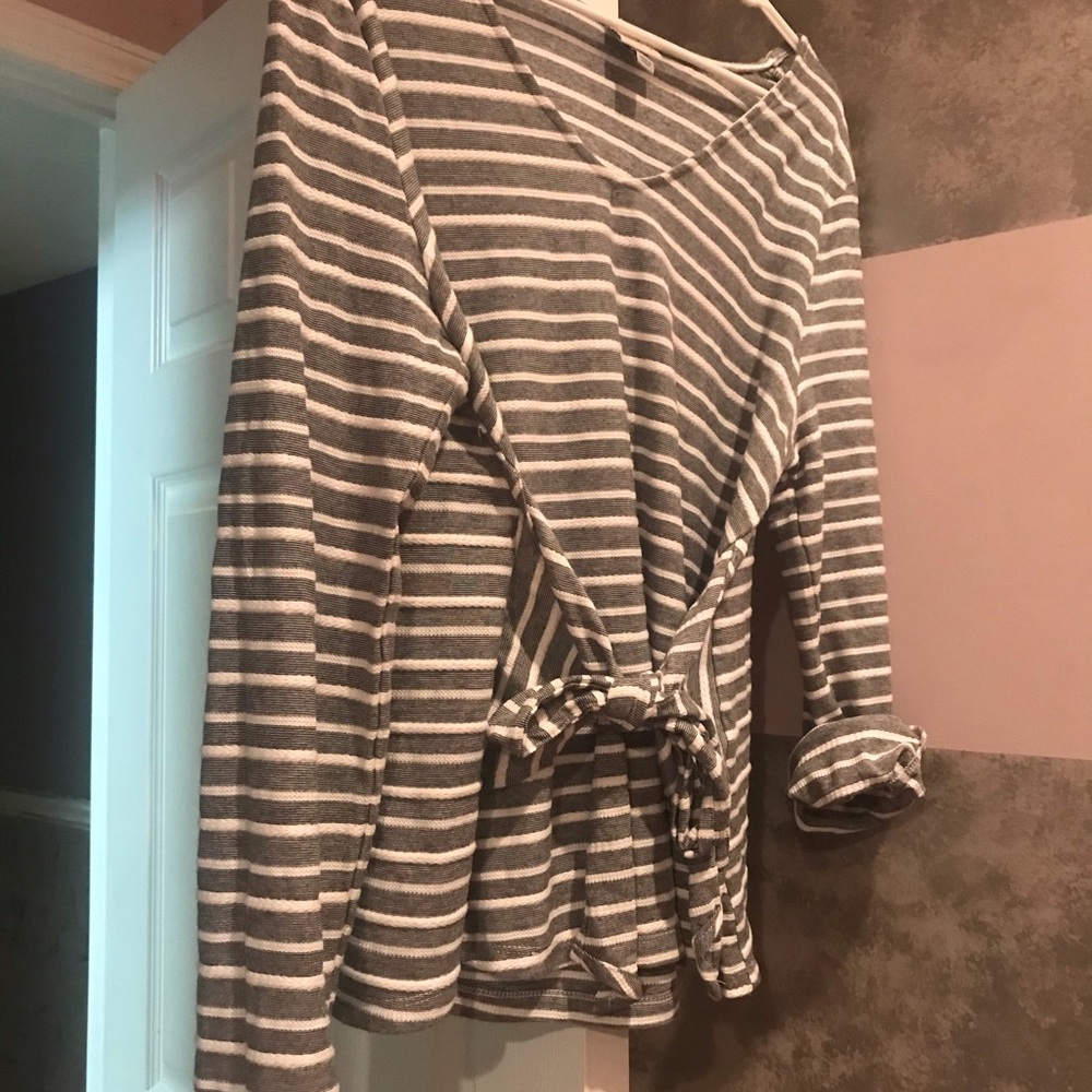 Gray stripe top
